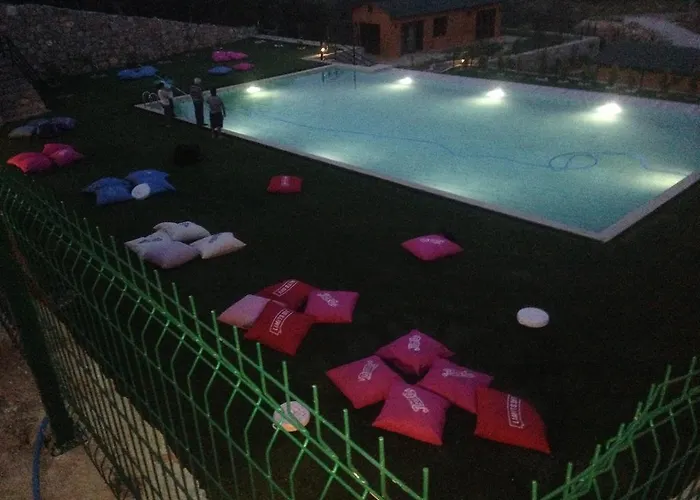 Villa Tomato *